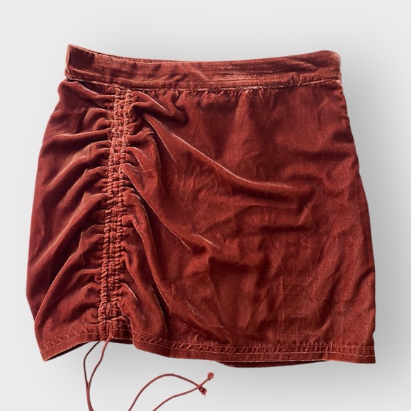 NWT Free People X REVOLVE Vivienne Velvet Mini Skirt | Size 4 - Picture 4 of 5